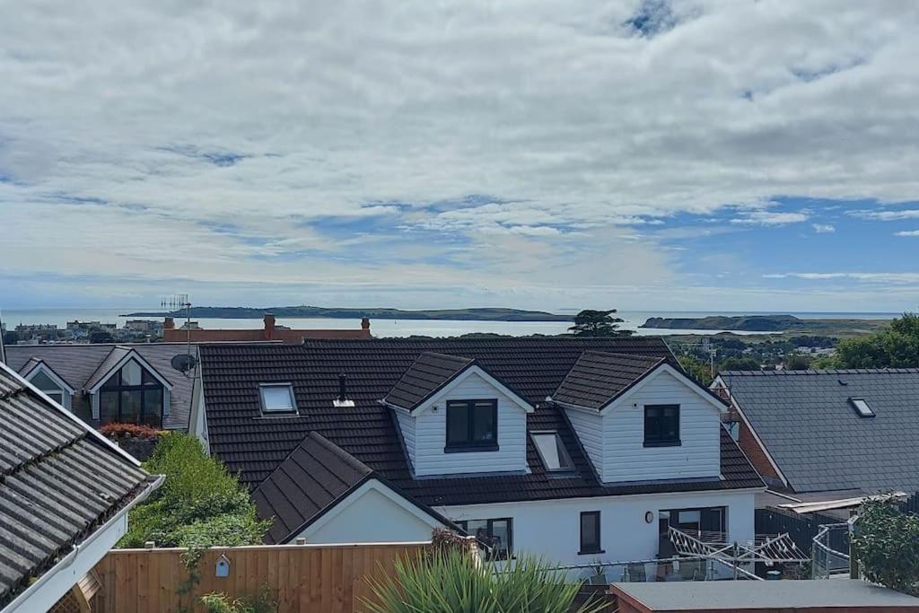Sea Crest, Beautiful Home In Tenby With Sea Views Экстерьер фото