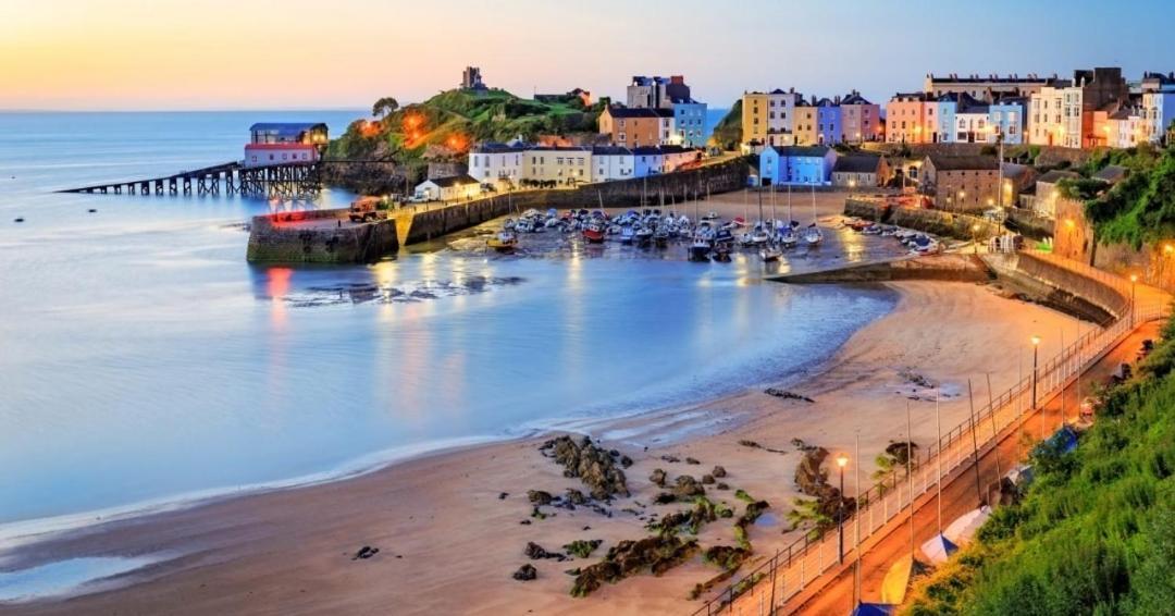 Sea Crest, Beautiful Home In Tenby With Sea Views Экстерьер фото